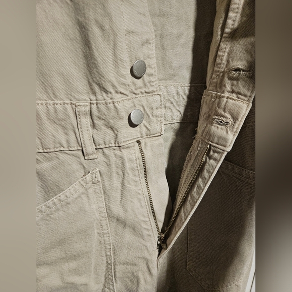 Universal Thread Ecru Utility Jumpsuit Size 8 - Picture 9 of 16